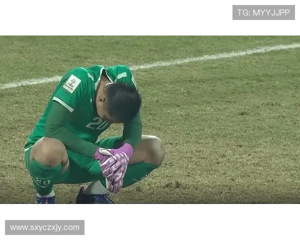 神奇扑救广岛三箭球员近距离头球攻门蹇韬极限反应将球捞出